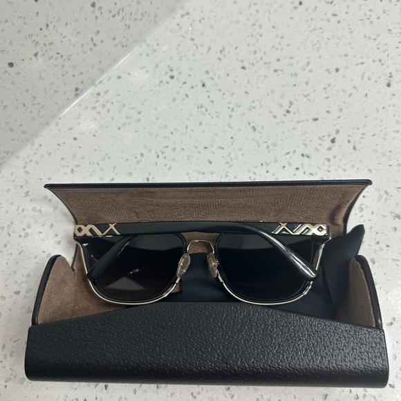 Burberry Sunglasses - Picture 2 of 6